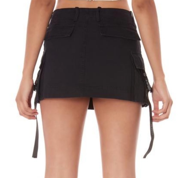 LF THE BRAND BLACK CARGO SKIRT - Picture 3 of 3